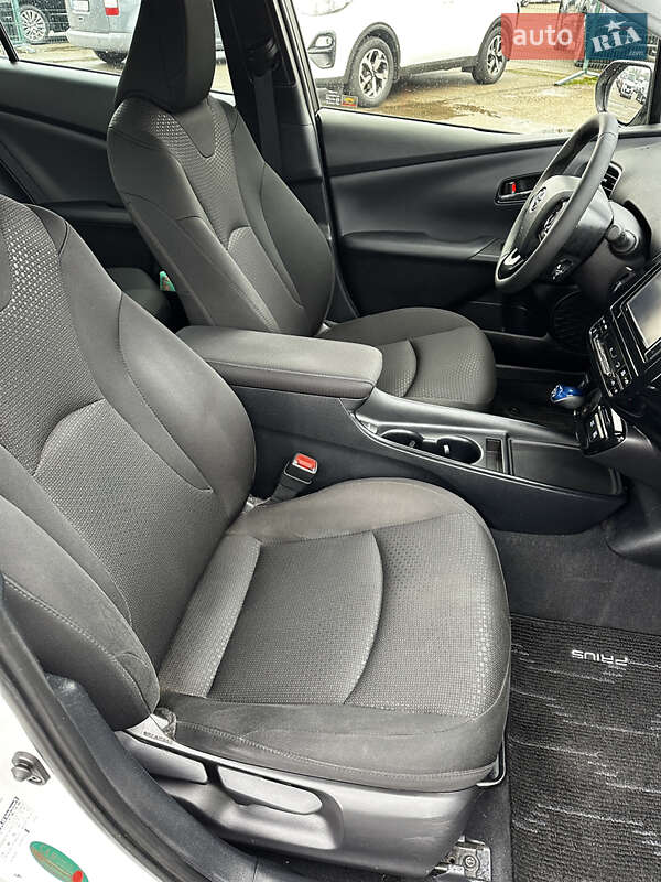 Хетчбек Toyota Prius 2021 в Києві