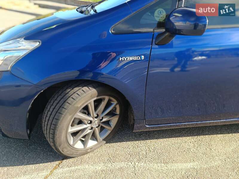Хетчбек Toyota Prius 2015 в Києві