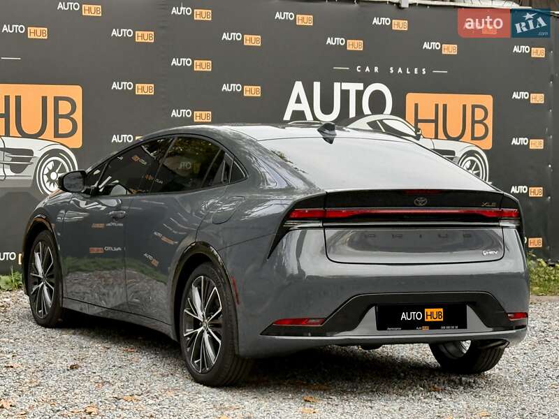 Хэтчбек Toyota Prius 2024 в Харькове