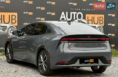 Хэтчбек Toyota Prius 2024 в 