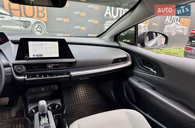 Хэтчбек Toyota Prius 2024 в 