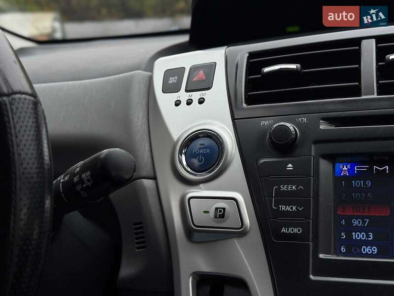 Хетчбек Toyota Prius 2012 в Києві фото 26 Хетчбек Toyota Prius 2012 в Києві