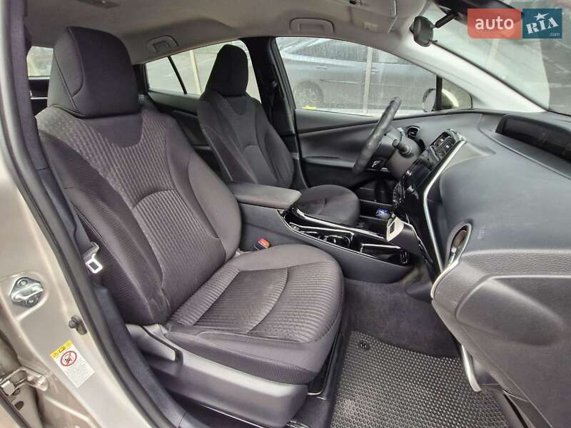 Хетчбек Toyota Prius 2017 в Києві