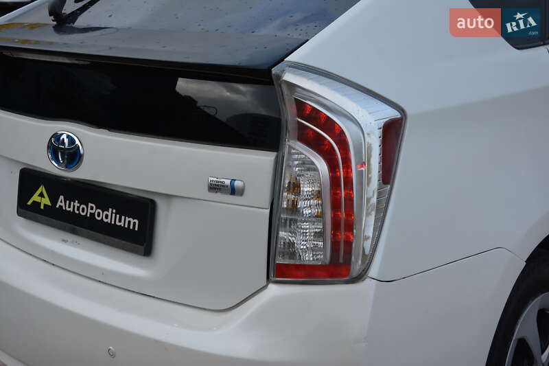Хэтчбек Toyota Prius 2013 в Киеве