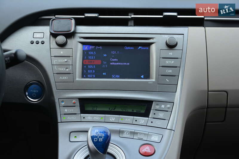 Хэтчбек Toyota Prius 2013 в Киеве