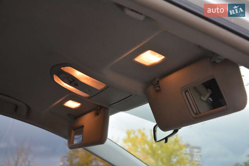 Хэтчбек Toyota Prius 2013 в Киеве