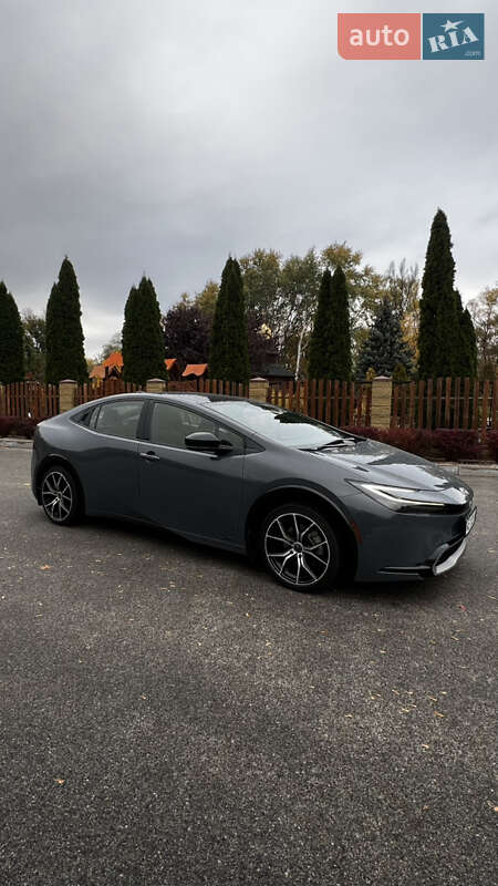 Хэтчбек Toyota Prius 2023 в Днепре
