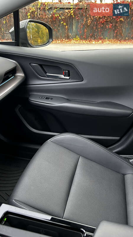 Хэтчбек Toyota Prius 2023 в Днепре