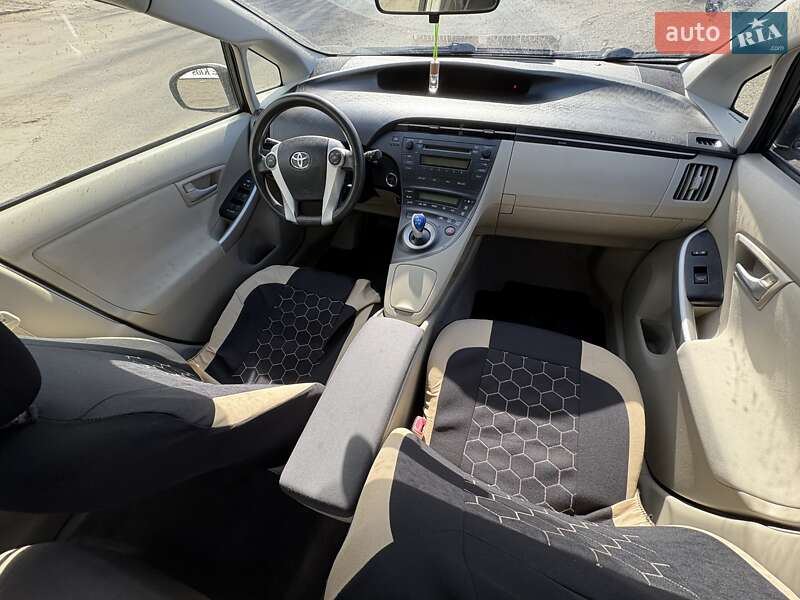 Хэтчбек Toyota Prius 2011 в Киеве фото 12 Хэтчбек Toyota Prius 2011 в Киеве