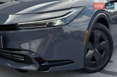 Хэтчбек Toyota Prius 2024 в 