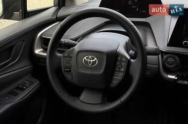 Хэтчбек Toyota Prius 2024 в 