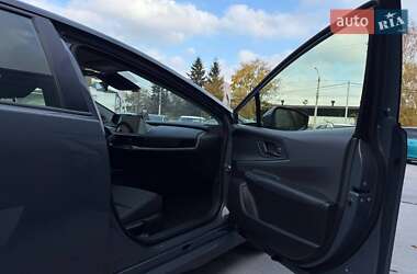 Хэтчбек Toyota Prius 2024 в 