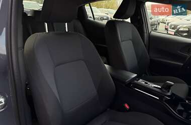 Хэтчбек Toyota Prius 2024 в 