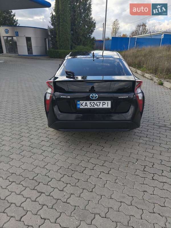 Хэтчбек Toyota Prius 2016 в Виннице