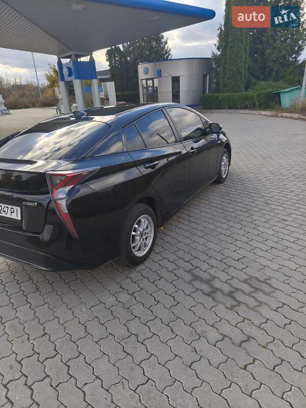 Хэтчбек Toyota Prius 2016 в Виннице