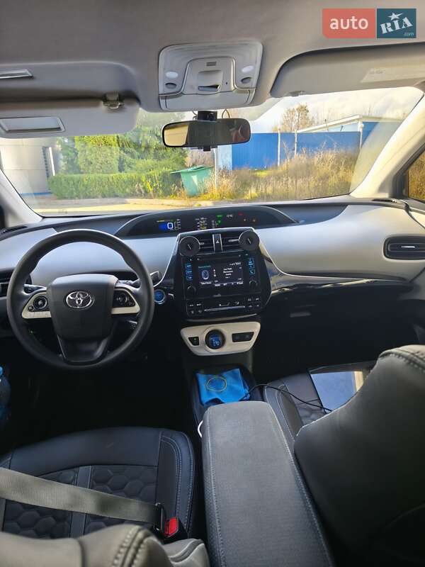 Хэтчбек Toyota Prius 2016 в Виннице