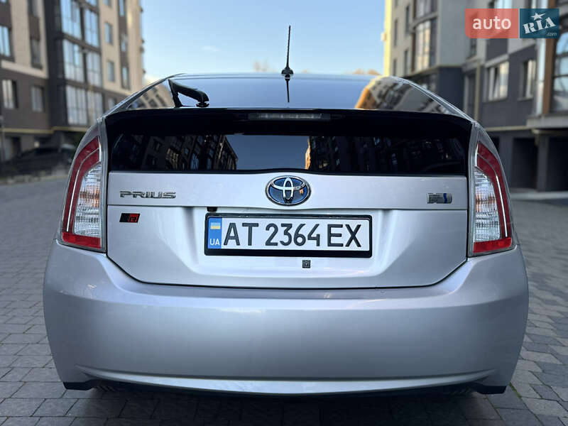 Хэтчбек Toyota Prius 2012 в Ивано-Франковске