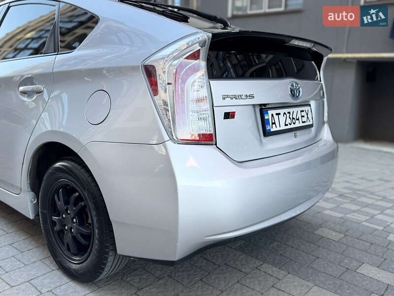 Хэтчбек Toyota Prius 2012 в Ивано-Франковске