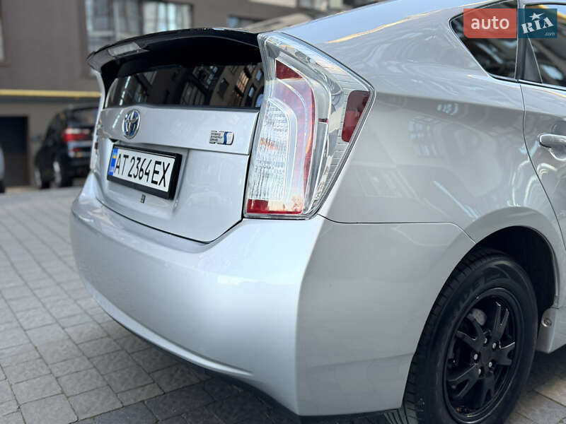 Хэтчбек Toyota Prius 2012 в Ивано-Франковске