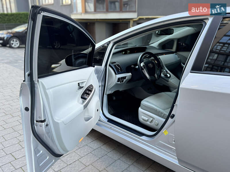 Хэтчбек Toyota Prius 2012 в Ивано-Франковске