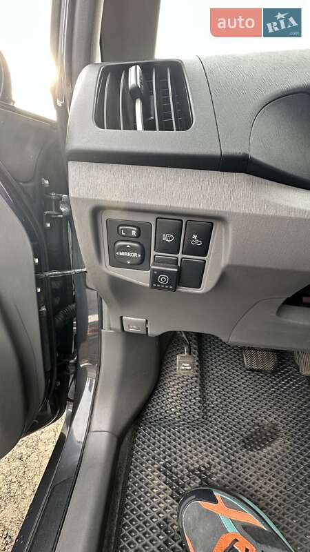 Хэтчбек Toyota Prius 2010 в Киеве фото 16 Хэтчбек Toyota Prius 2010 в Киеве