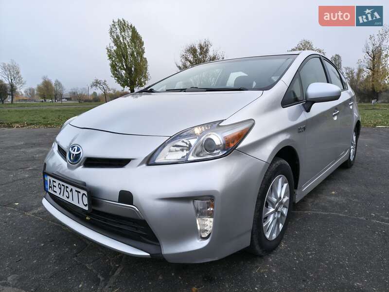 Хэтчбек Toyota Prius 2013 в Каменском