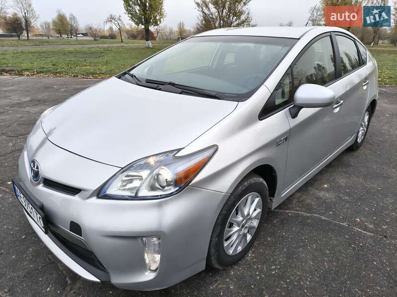 Хэтчбек Toyota Prius 2013 в Каменском