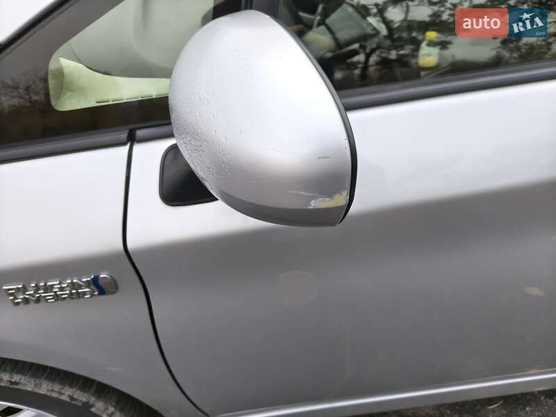 Хэтчбек Toyota Prius 2013 в Каменском