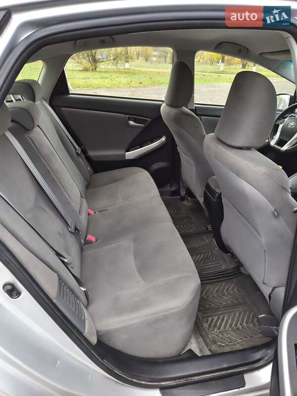 Хэтчбек Toyota Prius 2013 в Каменском