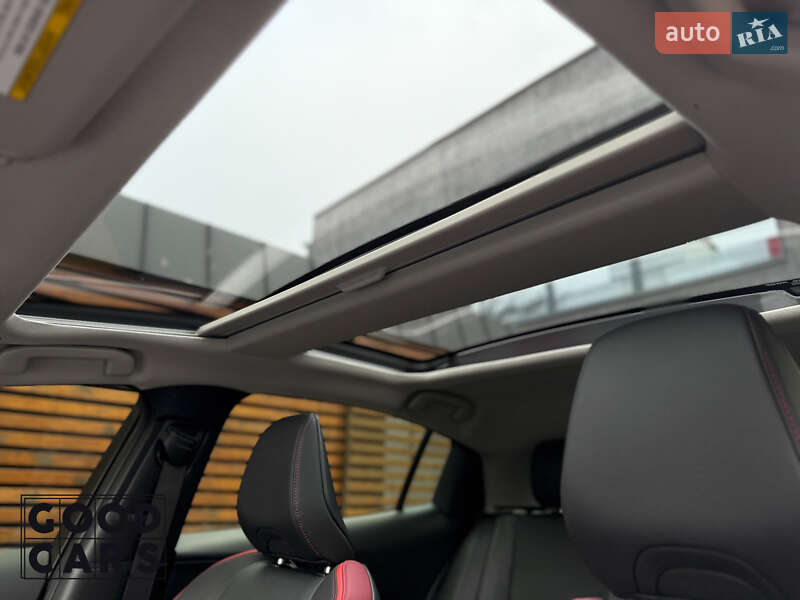 Хэтчбек Toyota Prius 2024 в Одессе