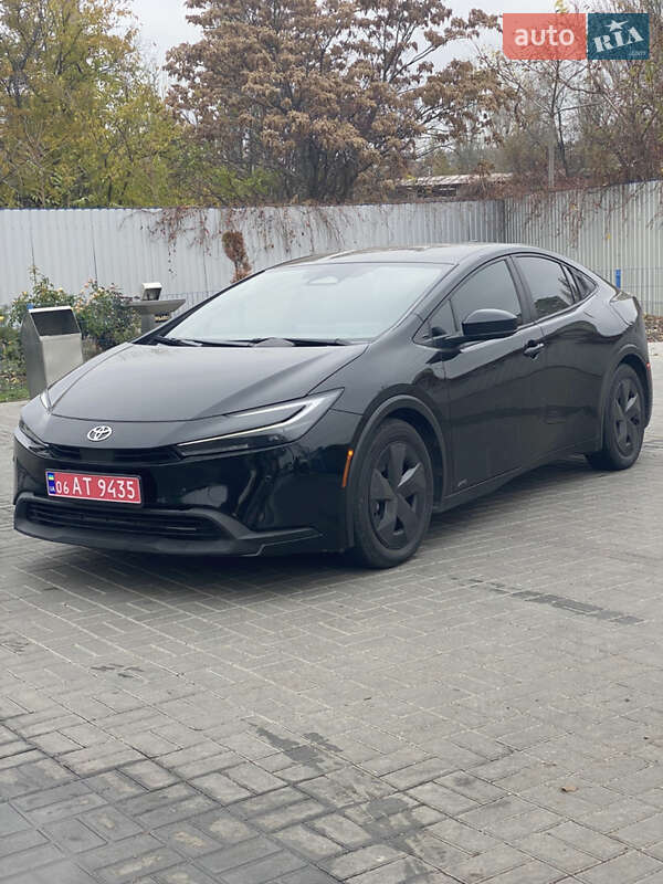 Хэтчбек Toyota Prius 2023 в Запорожье