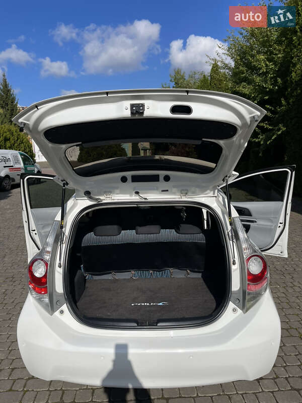 Хэтчбек Toyota Prius 2013 в Львове