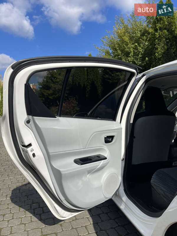 Хэтчбек Toyota Prius 2013 в Львове