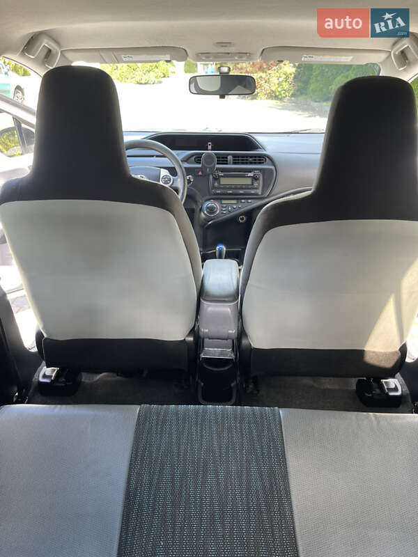 Хэтчбек Toyota Prius 2013 в Львове