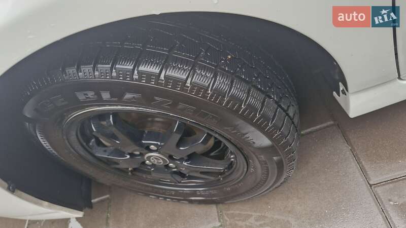 Хетчбек Toyota Prius 2014 в Києві