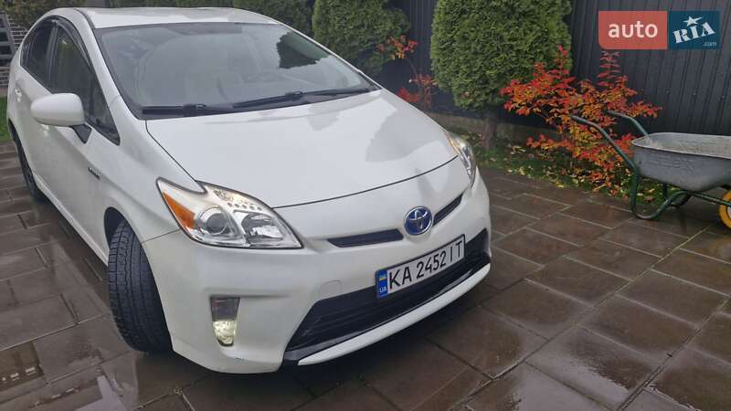 Хетчбек Toyota Prius 2014 в Києві
