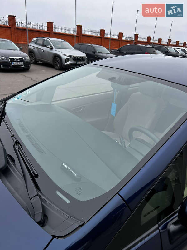 Хетчбек Toyota Prius 2013 в Києві