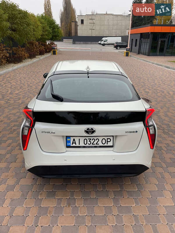 Хетчбек Toyota Prius 2017 в Києві