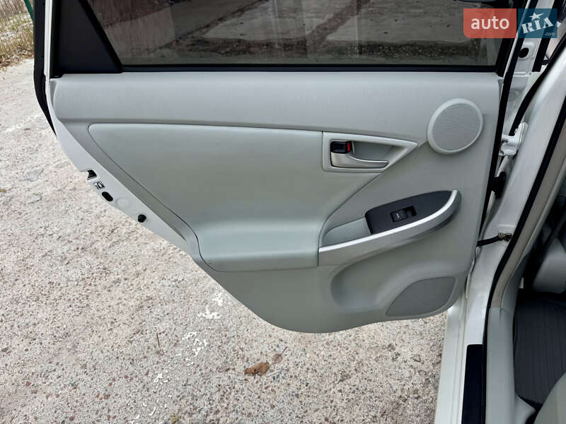 Хэтчбек Toyota Prius 2012 в Киеве