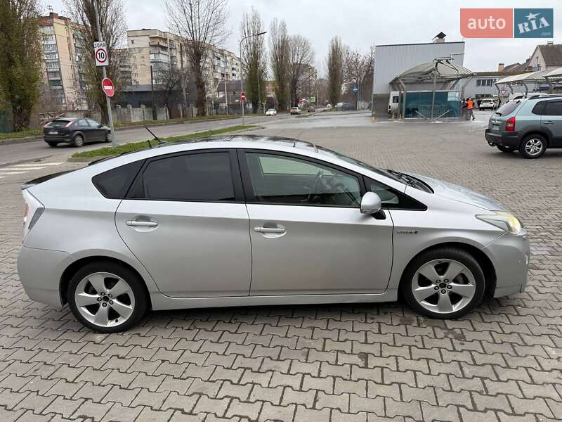 Хэтчбек Toyota Prius 2011 в Хмельницком