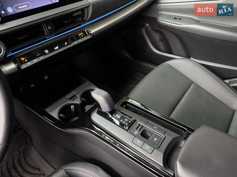 Хэтчбек Toyota Prius 2023 в Киеве фото 13 Хэтчбек Toyota Prius 2023 в Киеве