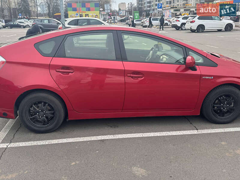Хэтчбек Toyota Prius 2014 в Киеве фото 4 Хэтчбек Toyota Prius 2014 в Киеве