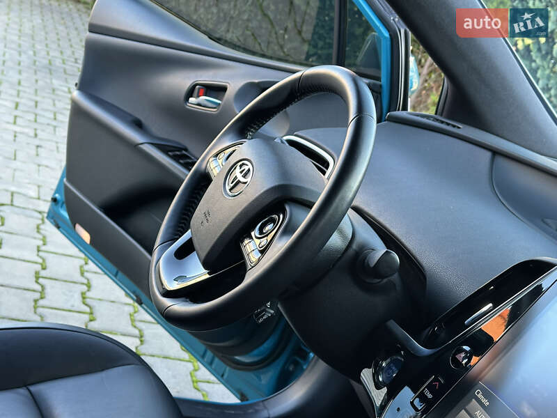 Хетчбек Toyota Prius 2022 в Одесі