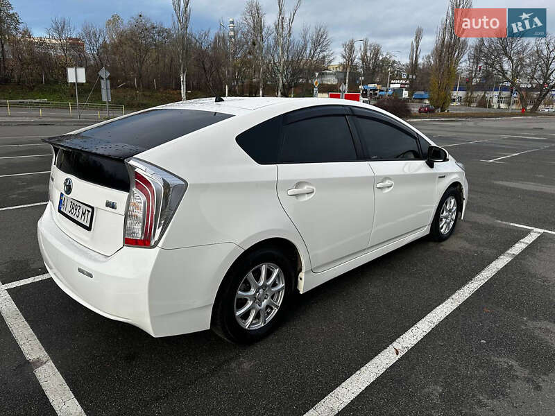 Хэтчбек Toyota Prius 2014 в Киеве фото 6 Хэтчбек Toyota Prius 2014 в Киеве