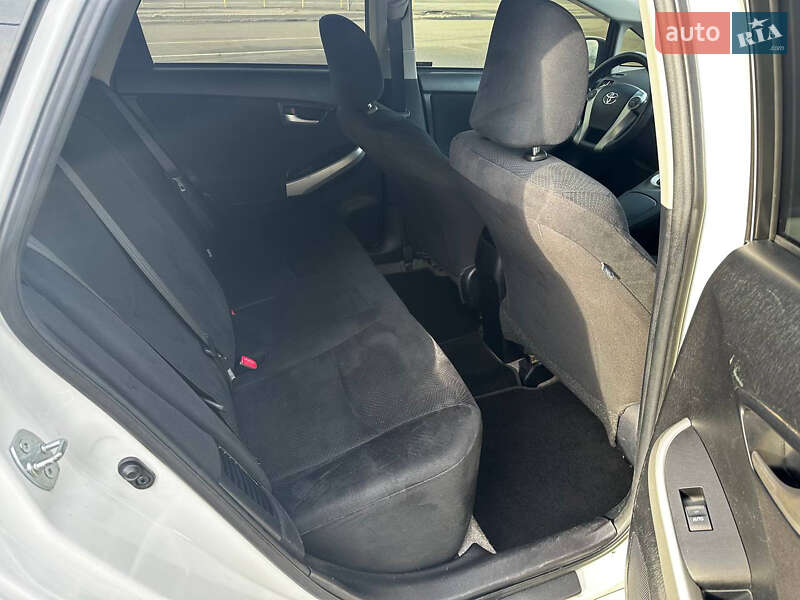 Хэтчбек Toyota Prius 2014 в Киеве фото 15 Хэтчбек Toyota Prius 2014 в Киеве