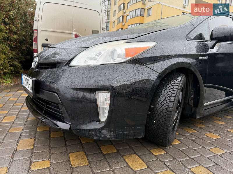 Хэтчбек Toyota Prius 2014 в Львове
