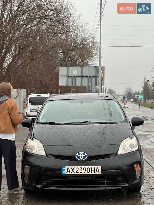 Хэтчбек Toyota Prius 2014 в Львове