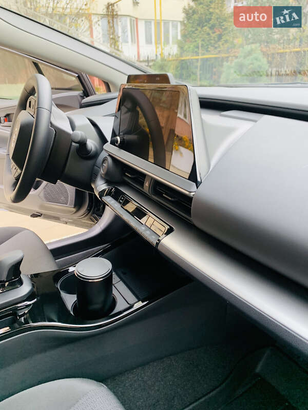 Хетчбек Toyota Prius 2024 в Одесі