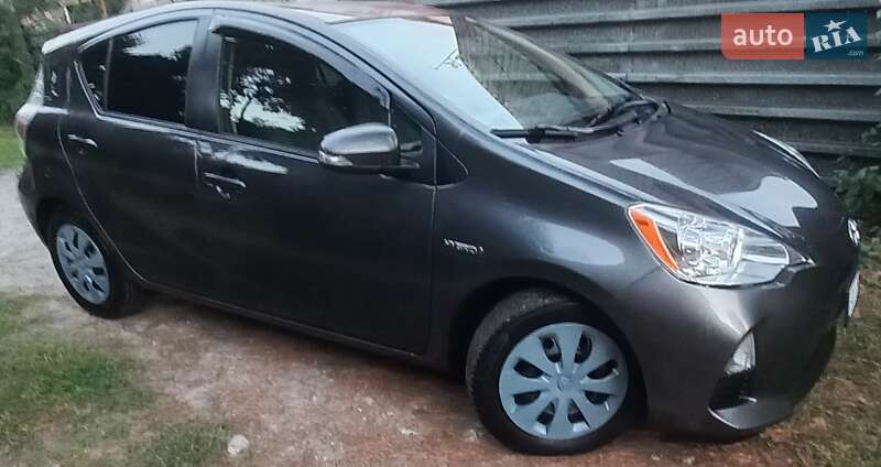 Хетчбек Toyota Prius 2012 в Києві фото 4 Хетчбек Toyota Prius 2012 в Києві