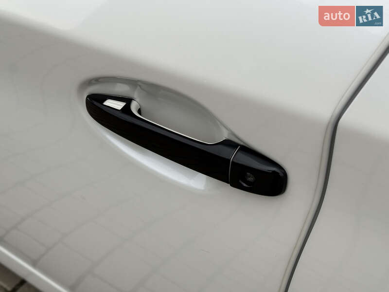 Хэтчбек Toyota Prius 2012 в Одессе